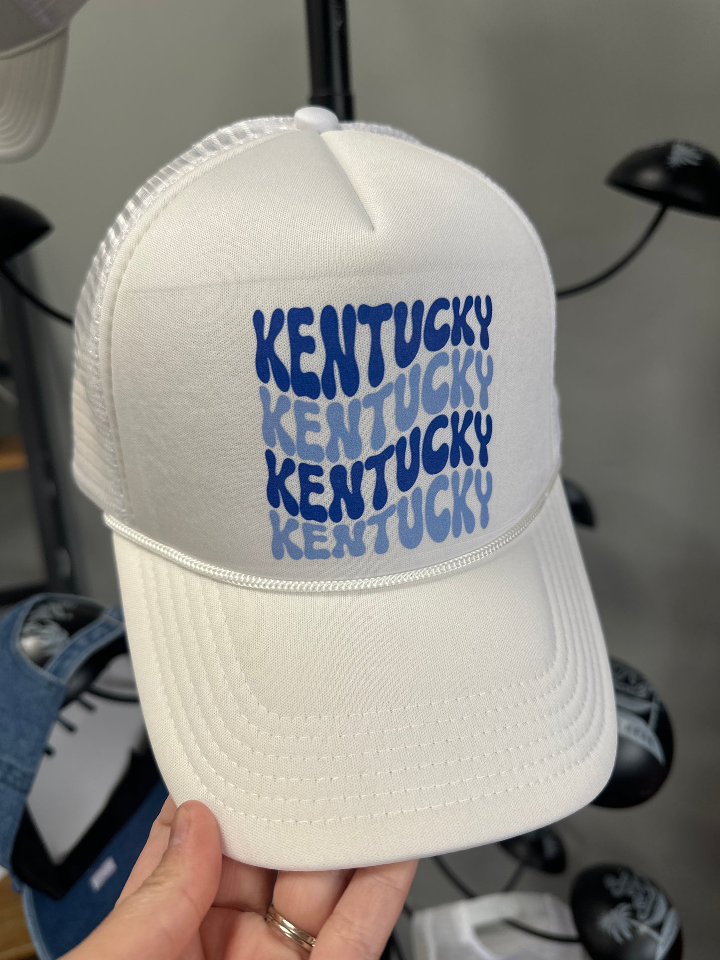KENTUCKY repeating white mesh hat