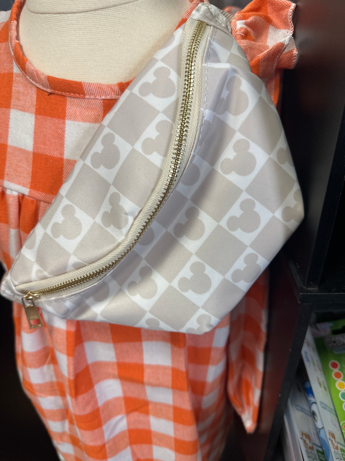 Tab checkered Fanny pack